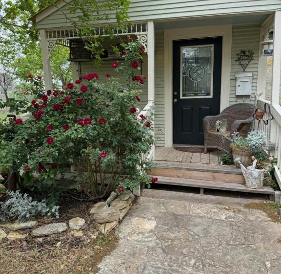 Bed and Breakfast Last Outpost Sophie S Cottage