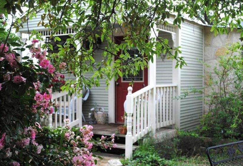 Bed and Breakfast Last Outpost Sophie S Cottage