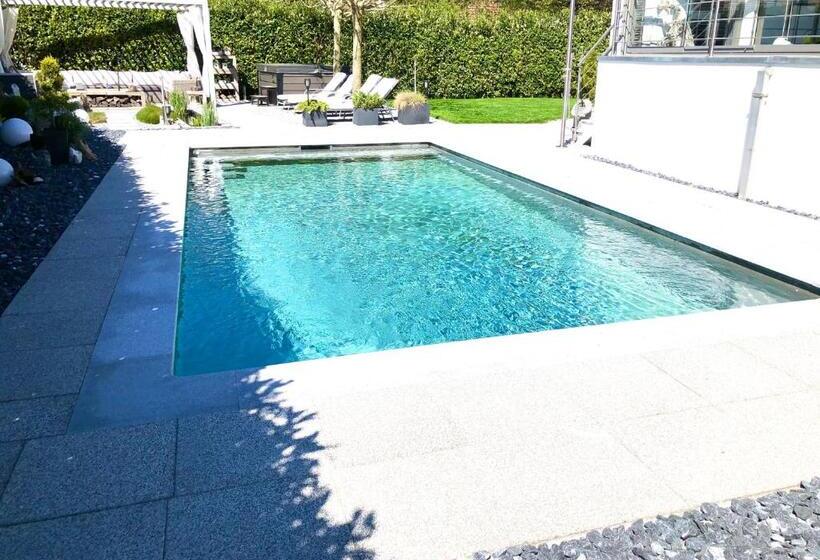 مبيت وإفطار Sunny Way Home Accommodation & Spa