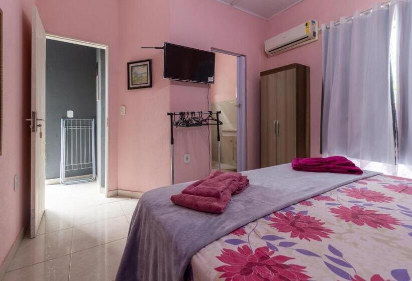 تختخواب و صبحانه Suítes Valdira