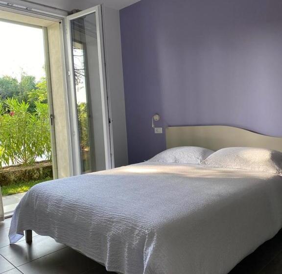 تختخواب و صبحانه Villa Athena Charme