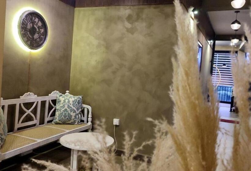 Cinnamon Tan Boutique