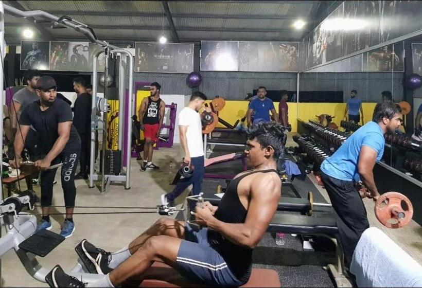 Cinnamon Tan Boutique