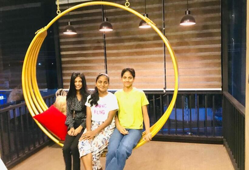 Cinnamon Tan Boutique