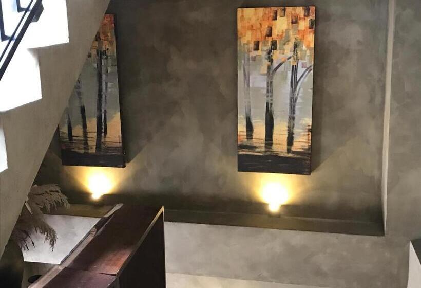 Cinnamon Tan Boutique