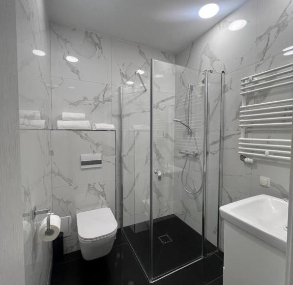 ホテル Adzikowy Dworek