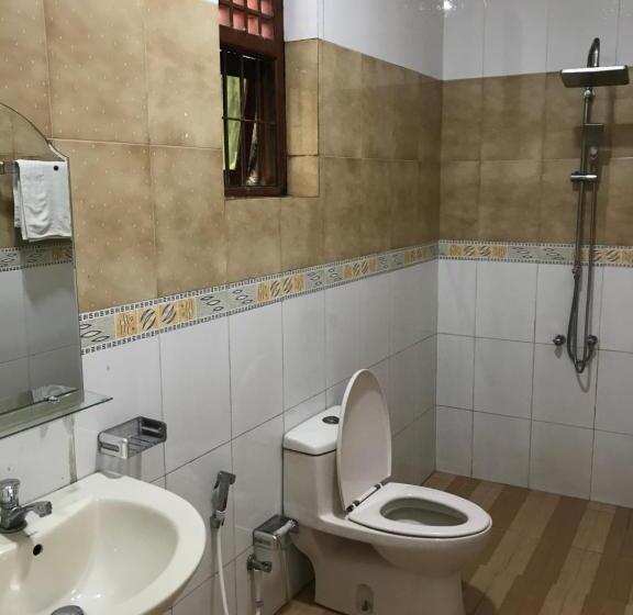 בית מלון כפרי Amani Lake Resort