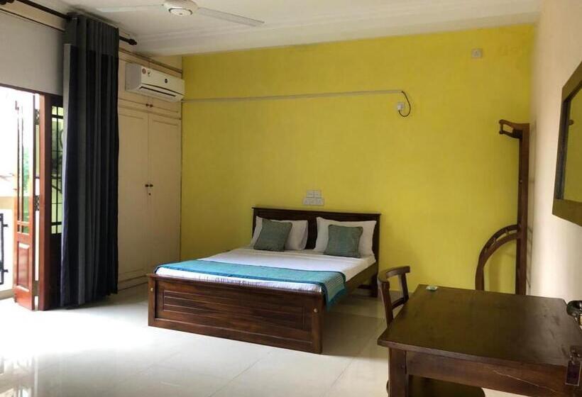 בית מלון כפרי Amani Lake Resort