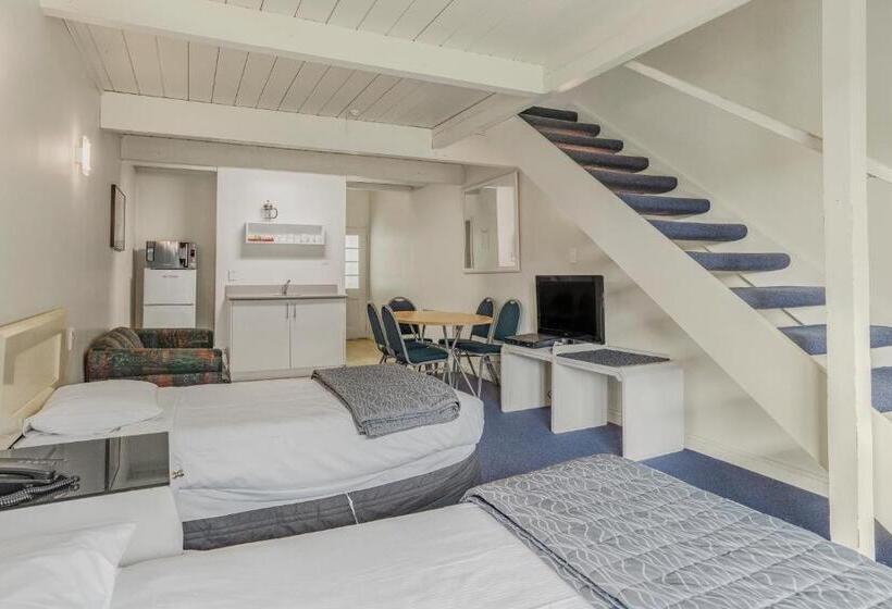 فندق Capital Lodge Motor Inn