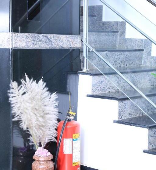 فندق Christian Guest House