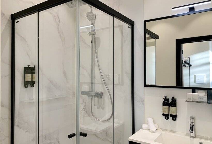 Отель Comic Art