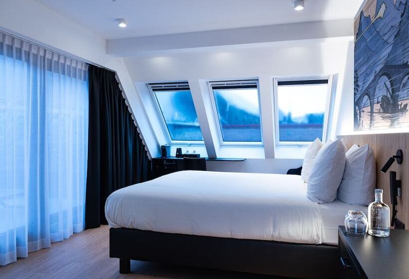 Отель Comic Art