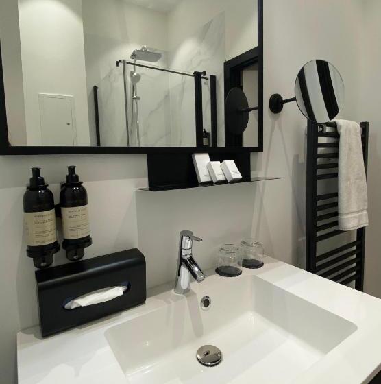 Отель Comic Art