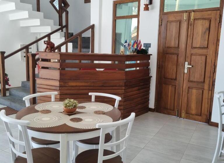 호텔 Dhammika Beach Palace