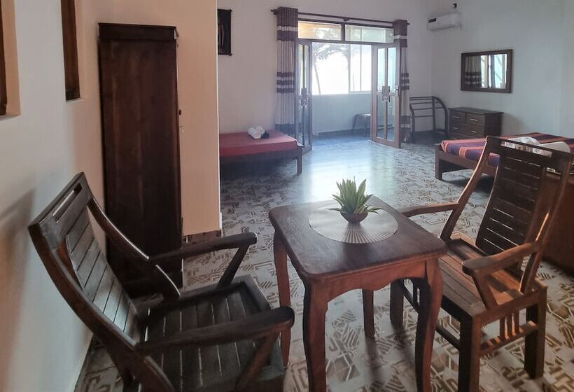 호텔 Dhammika Beach Palace