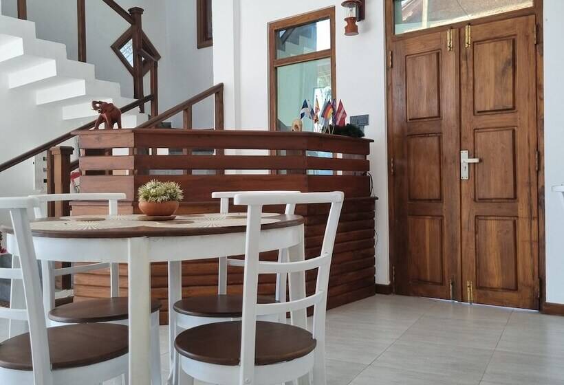 호텔 Dhammika Beach Palace