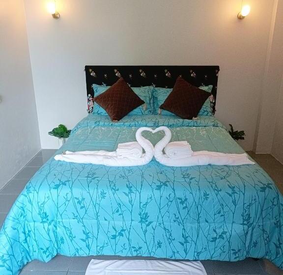 فندق Funky Crab The River