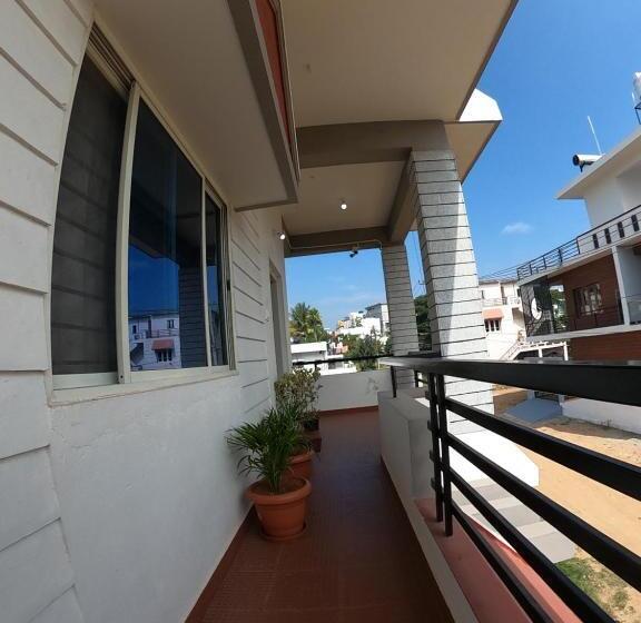 فندق Happy Holiday Inn Service Apartment