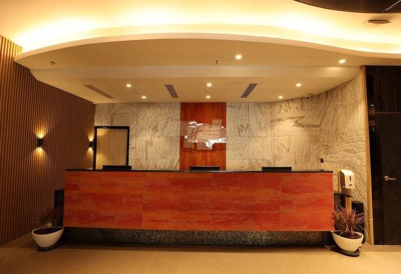 هتل Holiday Inn Express & Suites Jaipur Gopalpura