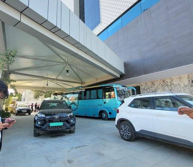 בית מלון כפרי Holiday Inn Express & Suites Jaipur Gopalpura