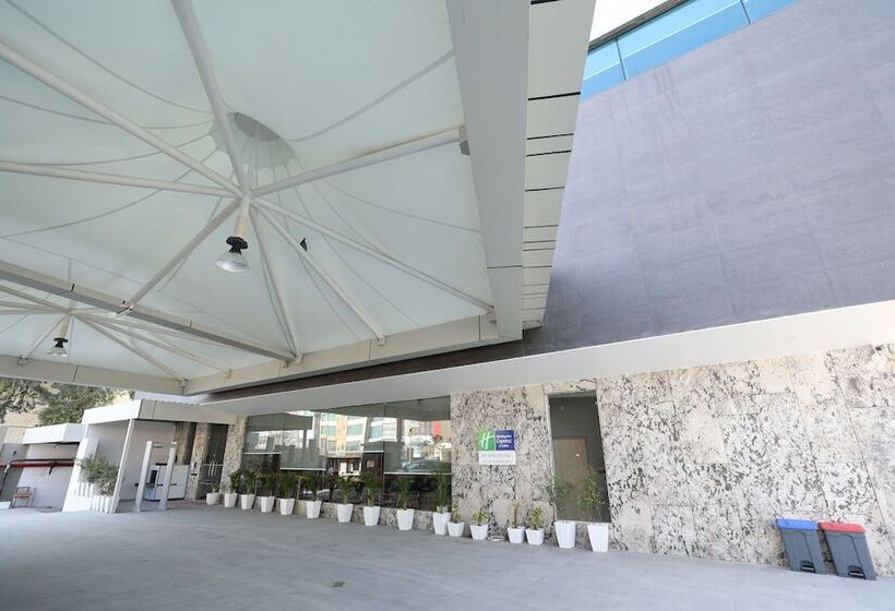 هتل Holiday Inn Express & Suites Jaipur Gopalpura