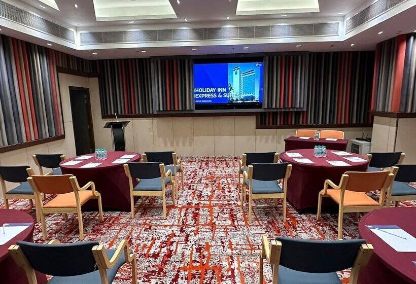 בית מלון כפרי Holiday Inn Express & Suites Jaipur Gopalpura