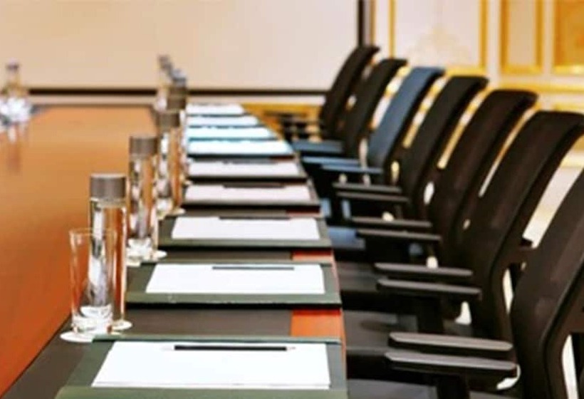 בית מלון כפרי Holiday Inn Express & Suites Jaipur Gopalpura