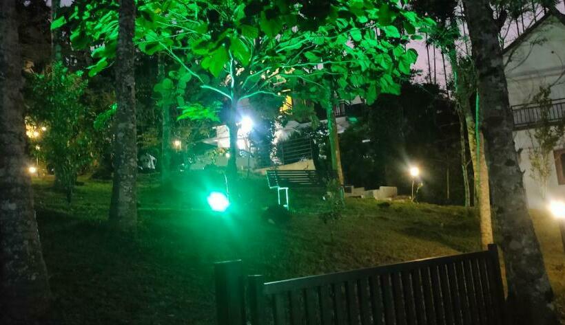 酒店 Karapuzha Water Scapes