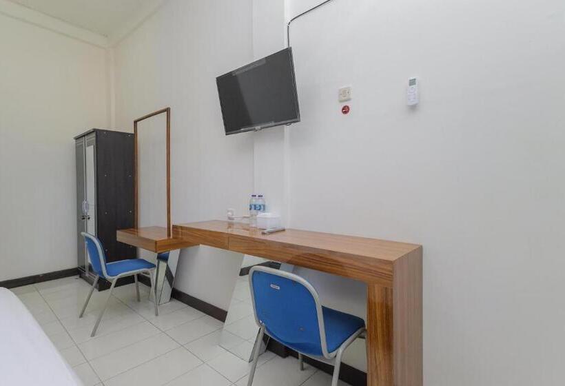 호텔 Koolkost Near Stasiun Batutulis