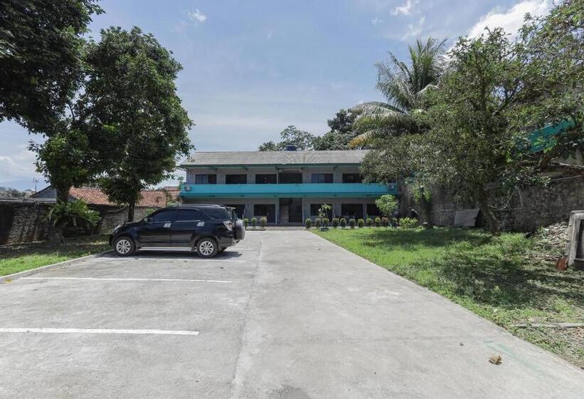 호텔 Koolkost Near Stasiun Batutulis