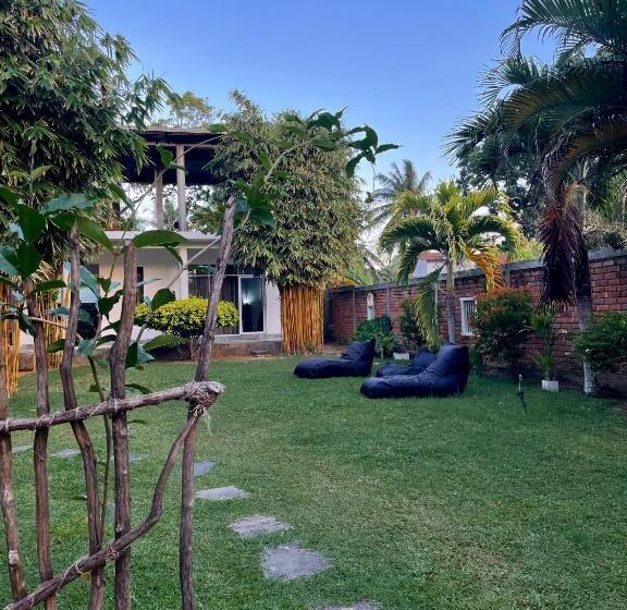 בית מלון כפרי Lost Paradise Sri Lanka