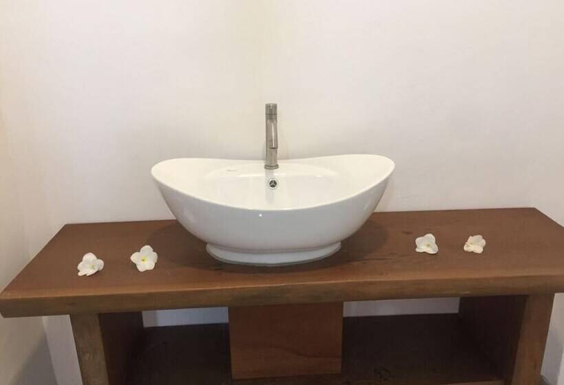 בית מלון כפרי My New Lovina