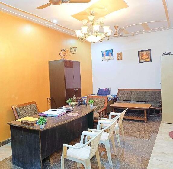 בית מלון כפרי Oyo 80505g Smart City Guest House