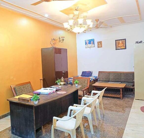 בית מלון כפרי Oyo 80505g Smart City Guest House