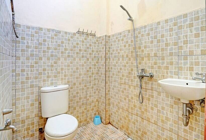 בית מלון כפרי Oyo 91984 Taufik Kost Syariah