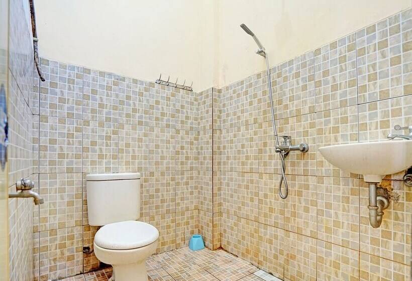 בית מלון כפרי Oyo 91984 Taufik Kost Syariah