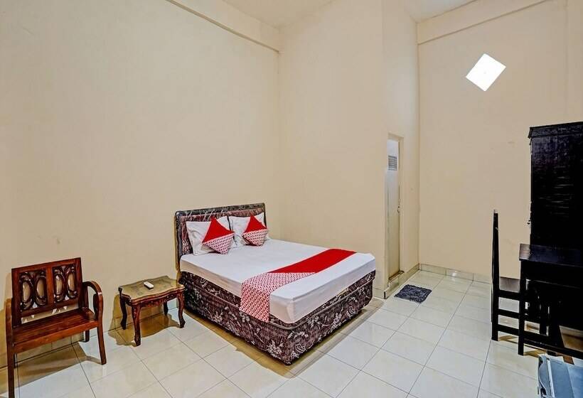 בית מלון כפרי Oyo 91984 Taufik Kost Syariah