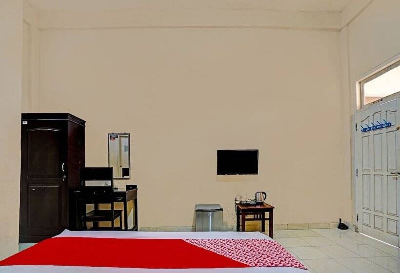 בית מלון כפרי Oyo 91984 Taufik Kost Syariah