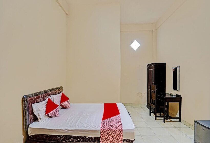 בית מלון כפרי Oyo 91984 Taufik Kost Syariah