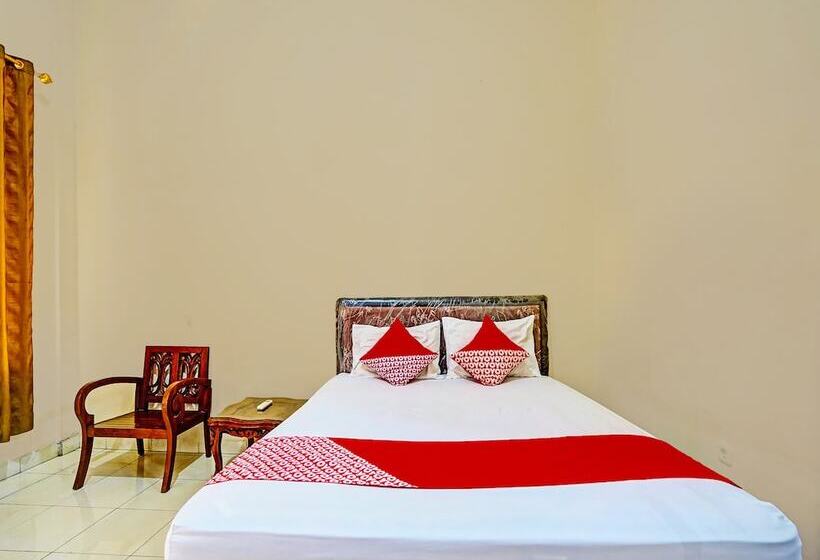 בית מלון כפרי Oyo 91984 Taufik Kost Syariah