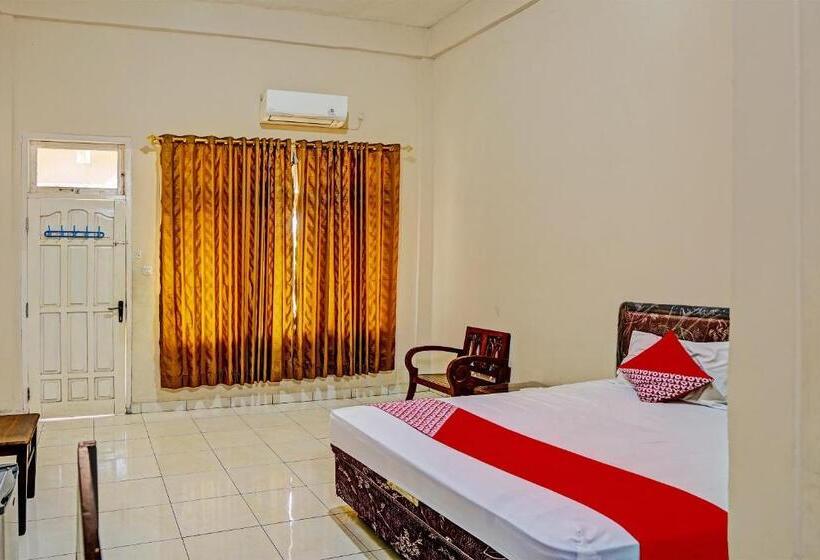 בית מלון כפרי Oyo 91984 Taufik Kost Syariah