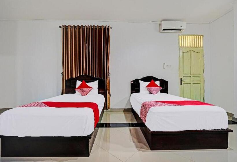 בית מלון כפרי Oyo 91984 Taufik Kost Syariah