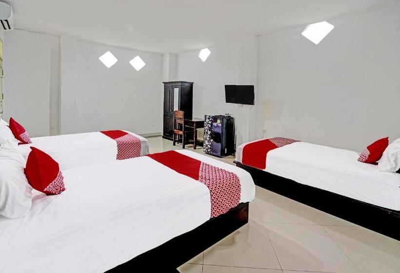 בית מלון כפרי Oyo 91984 Taufik Kost Syariah