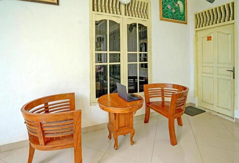 בית מלון כפרי Oyo 91984 Taufik Kost Syariah