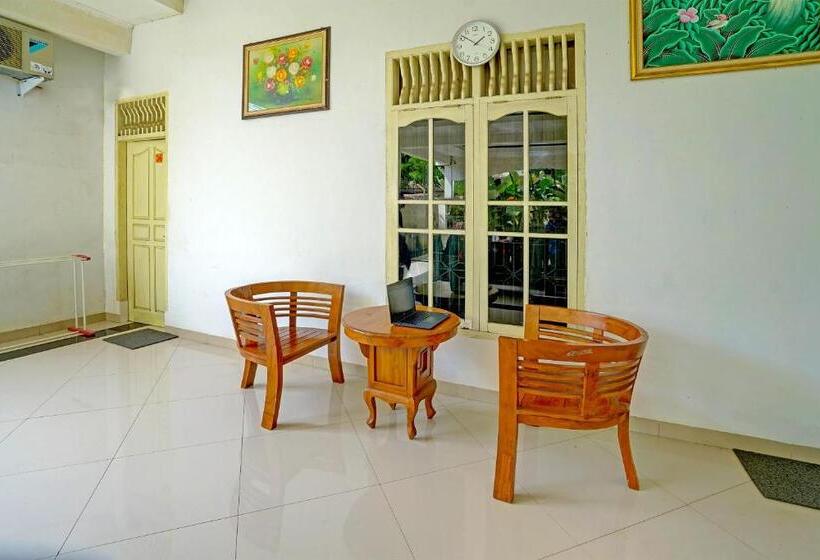 בית מלון כפרי Oyo 91984 Taufik Kost Syariah