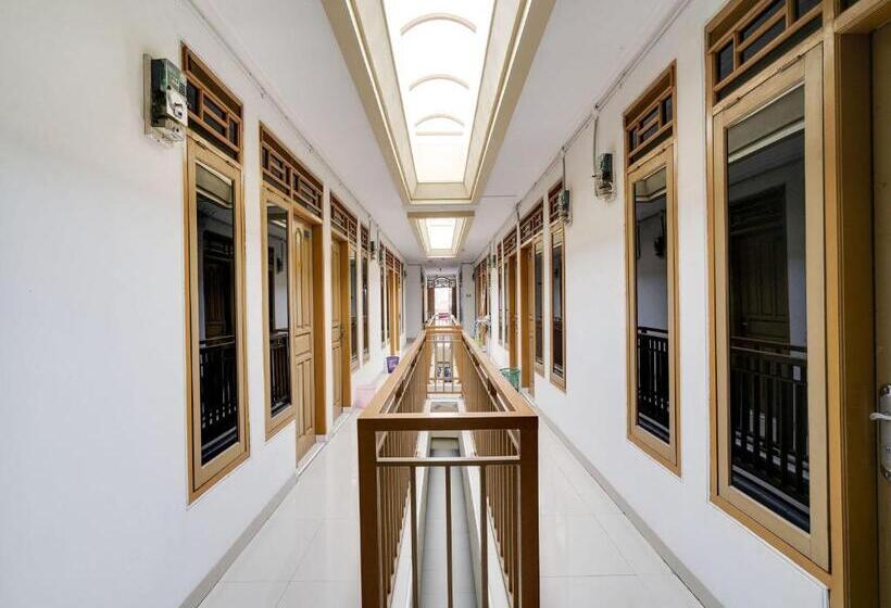 호텔 Oyo 91994 Sawerigading Jatinangor Syariah