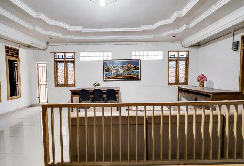 호텔 Oyo 91994 Sawerigading Jatinangor Syariah