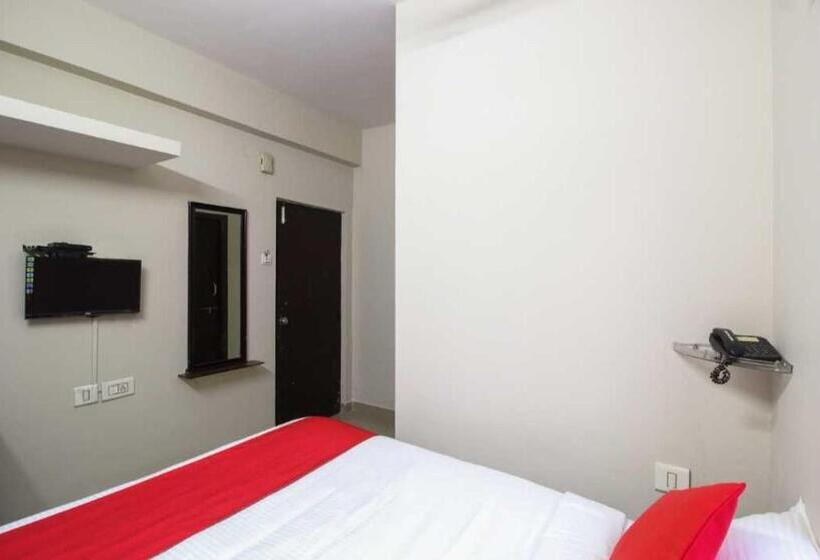 ホテル Oyo Flagship 70385 Hill View Residency