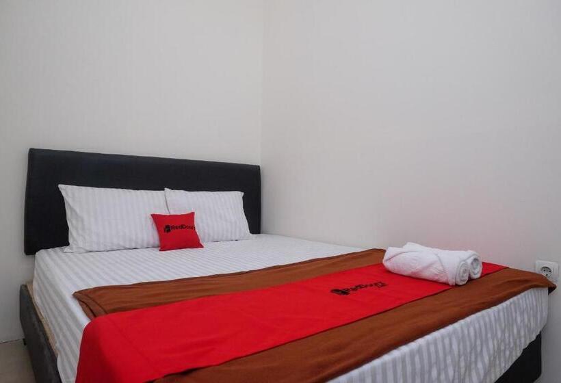 Otel Reddoorz Near Alun Alun Magelang 2