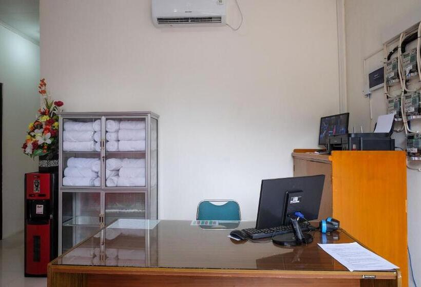 Otel Reddoorz Near Alun Alun Magelang 2